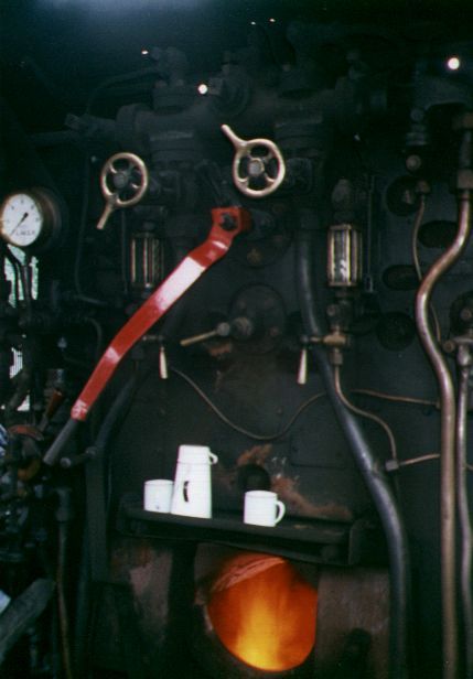 45593 Kolhapur showing cab details, 15 July 2000