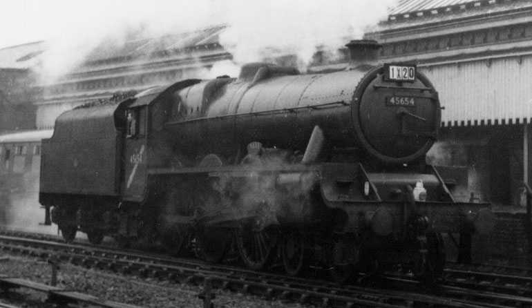 45654 Hood at Wakefield Kirkgate on 13 November 1965