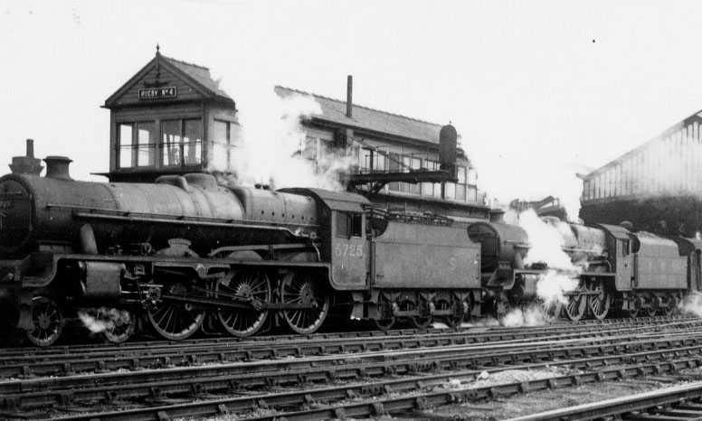 5676 Codrington & 5725 Repulse at Rugby in 1946 