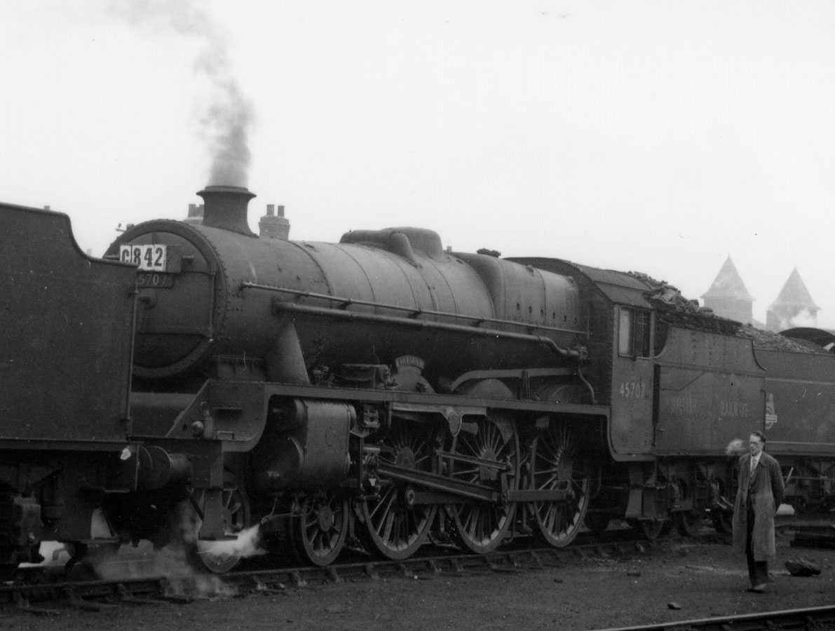 45707 Valiant at Hull Botanic Gardens MPD on 24 August 1952